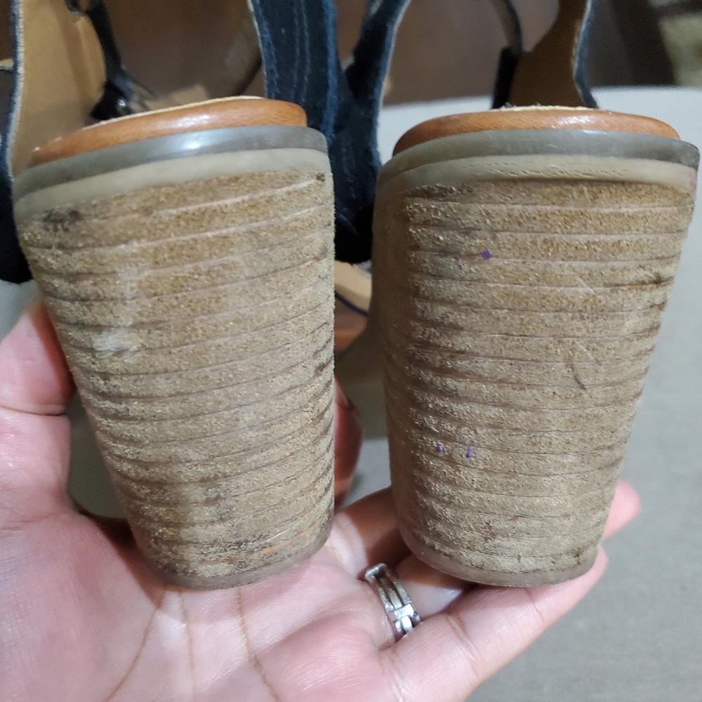 Yellow Box Black Suede Ankle Strap Chunky Heels Size 8.5 - Picture 9 of 9